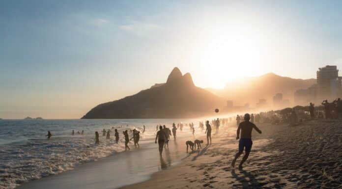 Guia para Lua de Mel no Rio de Janeiro Praia de Ipanema (Foto: Johannes Mändle/Unsplash)